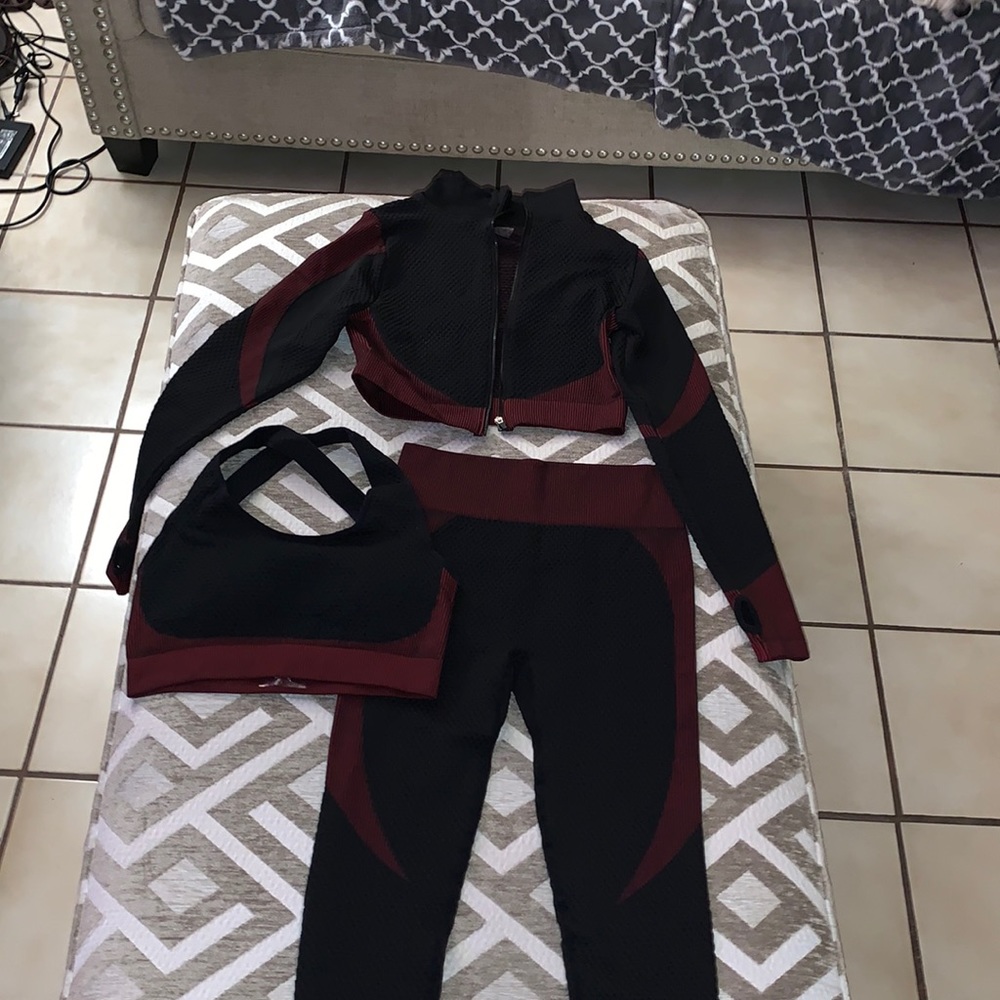 Active wear, Size XL, fits Large